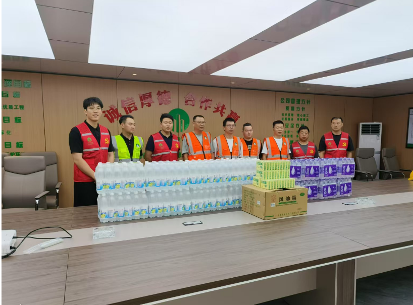 慰問關(guān)懷 | 夏日送清涼，為一線建設(shè)者撐起防暑降溫“遮陽傘”